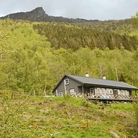 Dom wakacyjny Holiday Vormestrandvegen